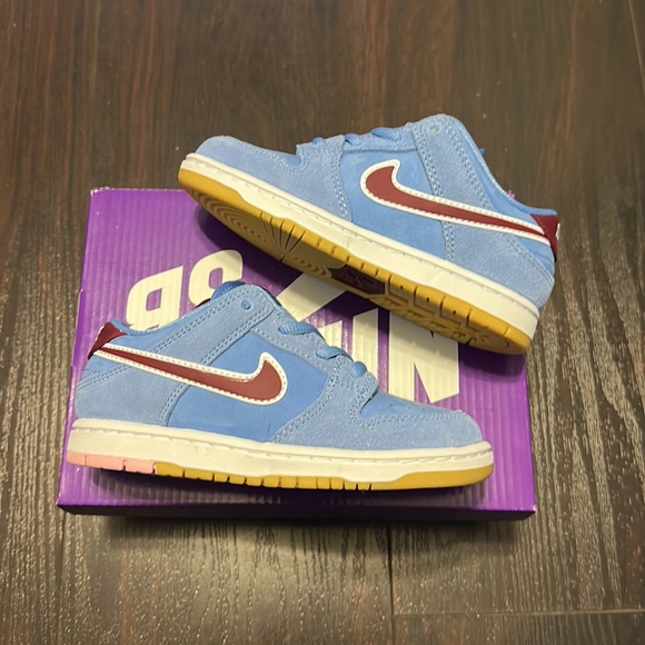 ‼️SOLD‼️ Dunk Low Premium SB TD “Philadelphia Phillies” - Picture 3 of 9